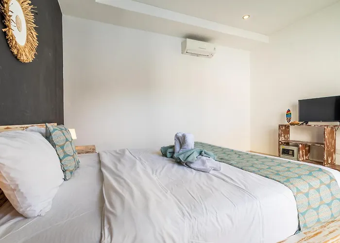 Azure 3 - Tropical 4-bedroom Pool Near Вилла