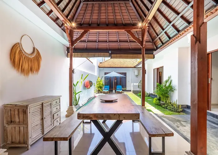 Azure 3 - Tropical 4-bedroom Pool Near *
