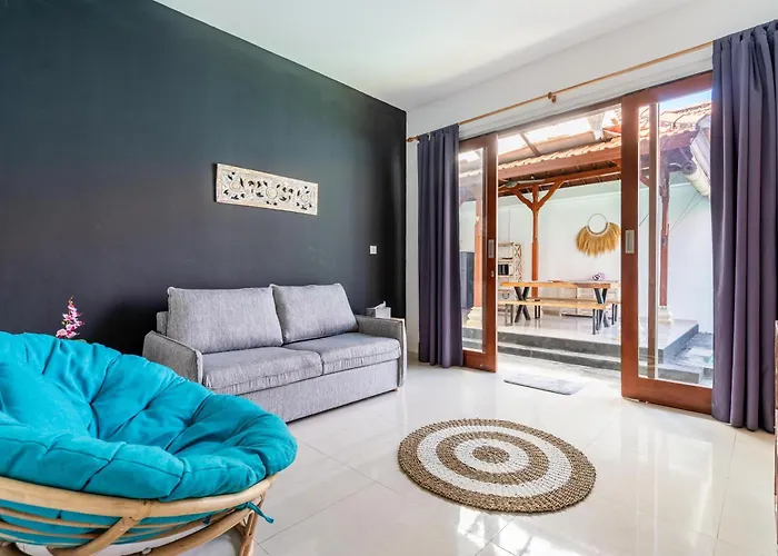 Azure 3 - Tropical 4-bedroom Pool Near
